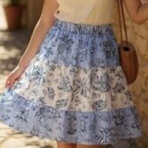 Rachel Zoe Tiered Floral Lined Chiffon Knee Length Blue & White Mini Skirt M
